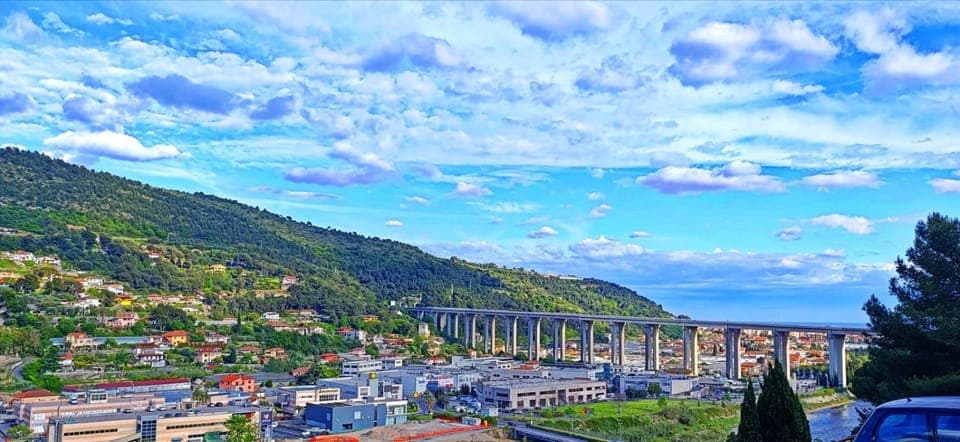 Nearby landmark, Day, Neighbourhood, Natural landscape, City view, Mountain view, Sea view