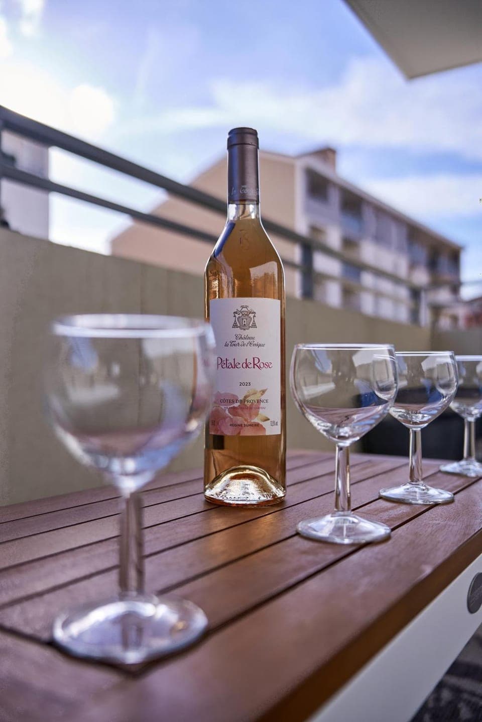 Balcony/Terrace, Drinks