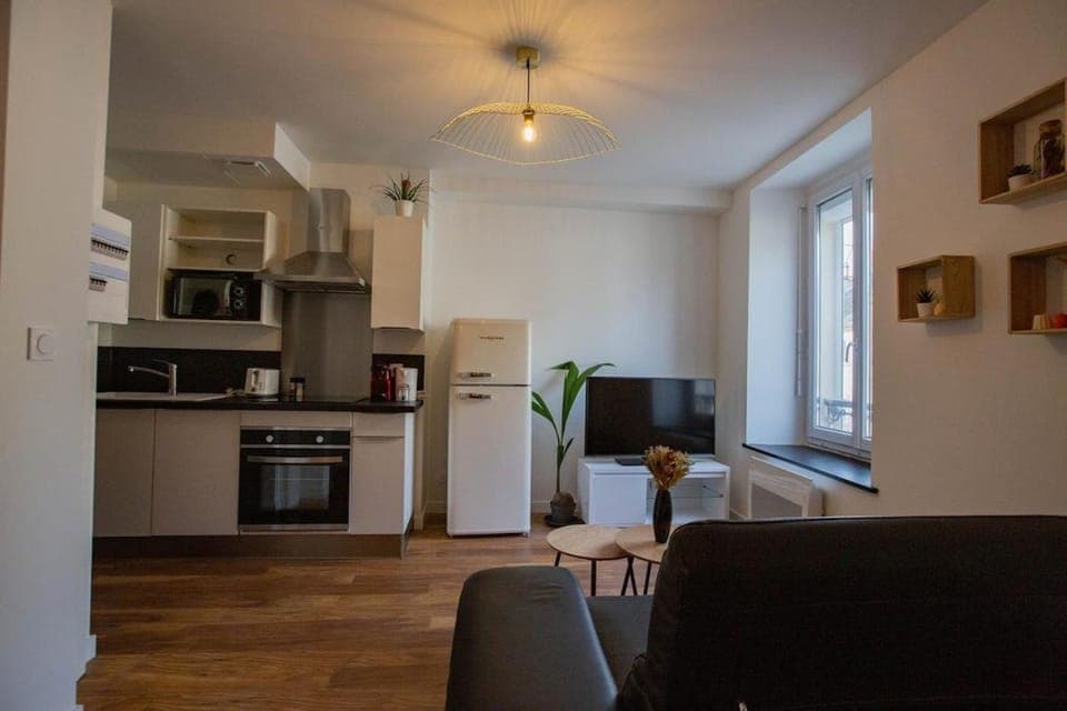 TV and multimedia, Kitchen or kitchenette, Living room, dishwasher, internet, oven, stove, toaster