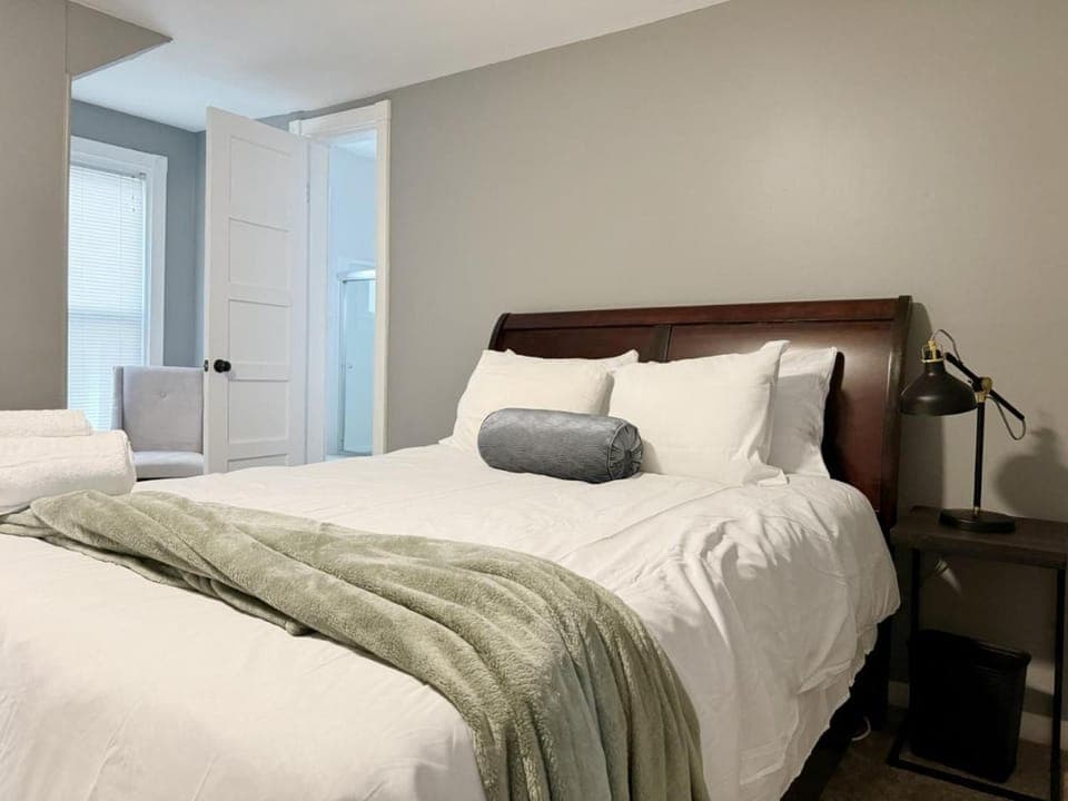 Bed, Bedroom