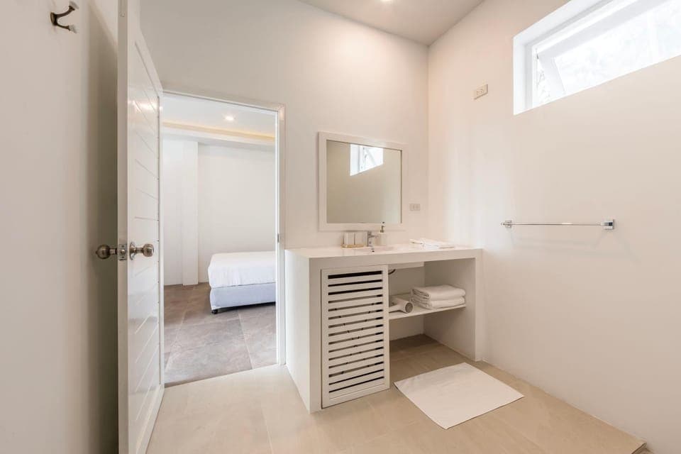 Shower, Bathroom, towels