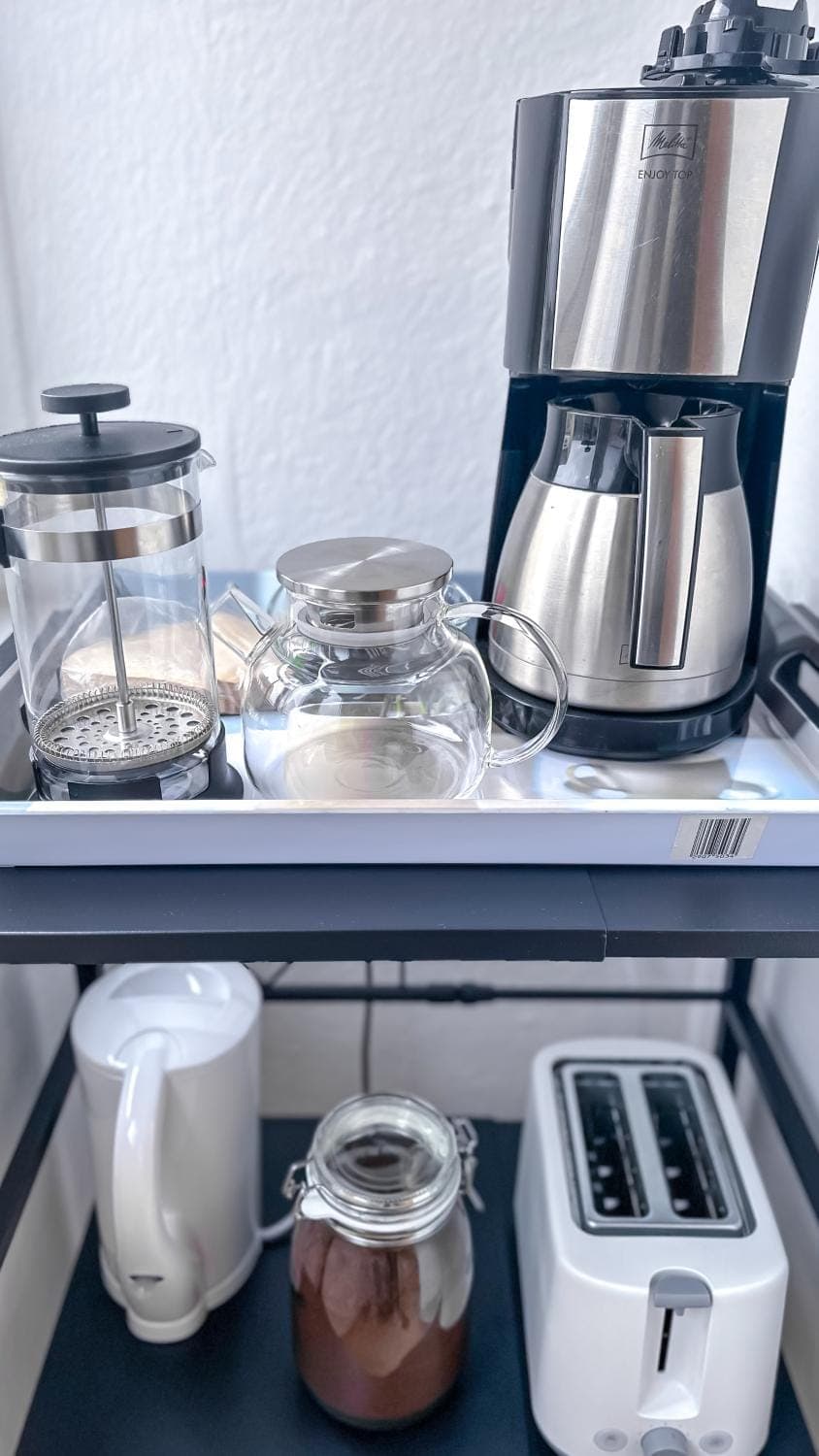 Coffee/tea facilities, toaster