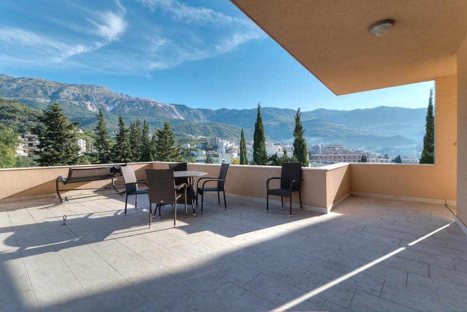 Balcony/Terrace, City view