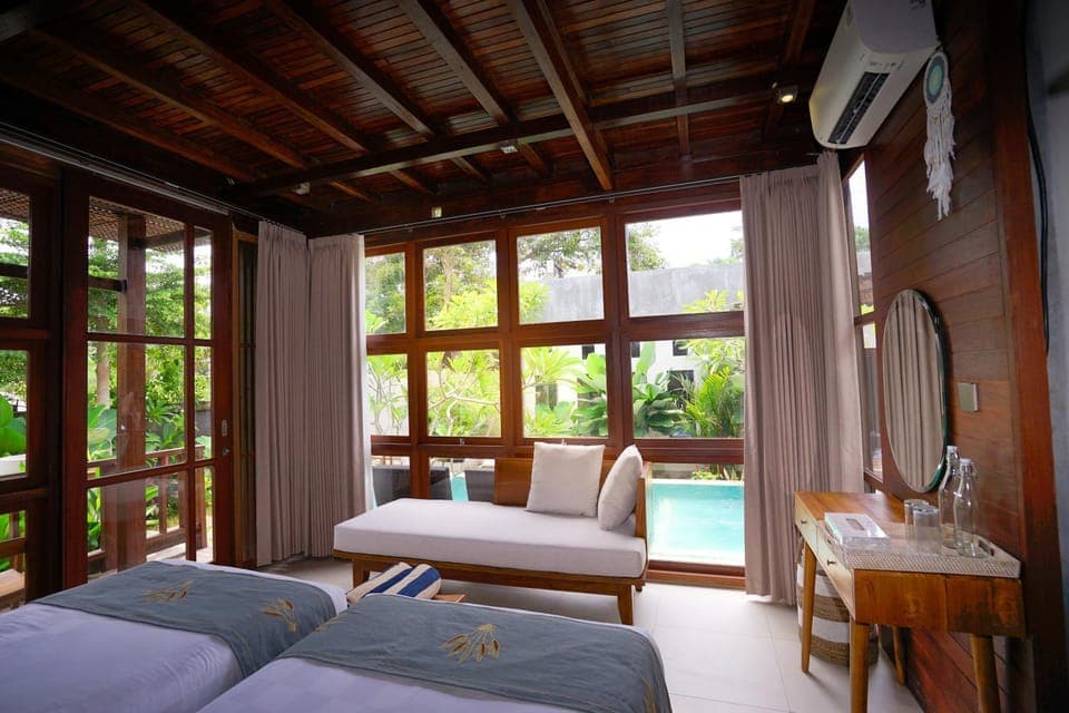 Bed, Balcony/Terrace, Seating area, Garden view, Swimming pool, towels