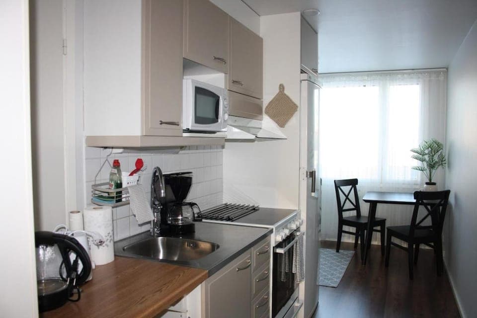 Coffee/tea facilities, Kitchen or kitchenette, oven