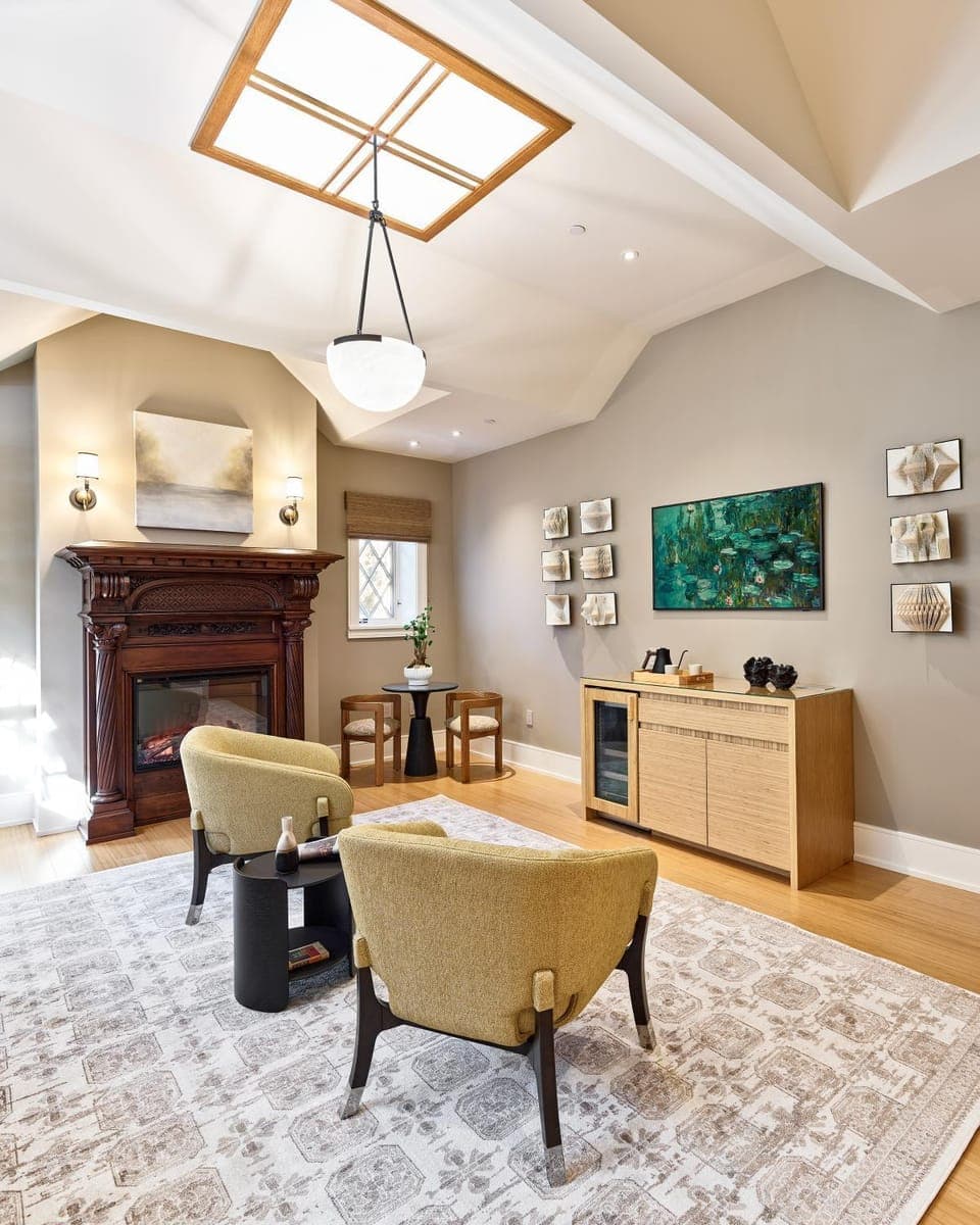 TV and multimedia, Seating area