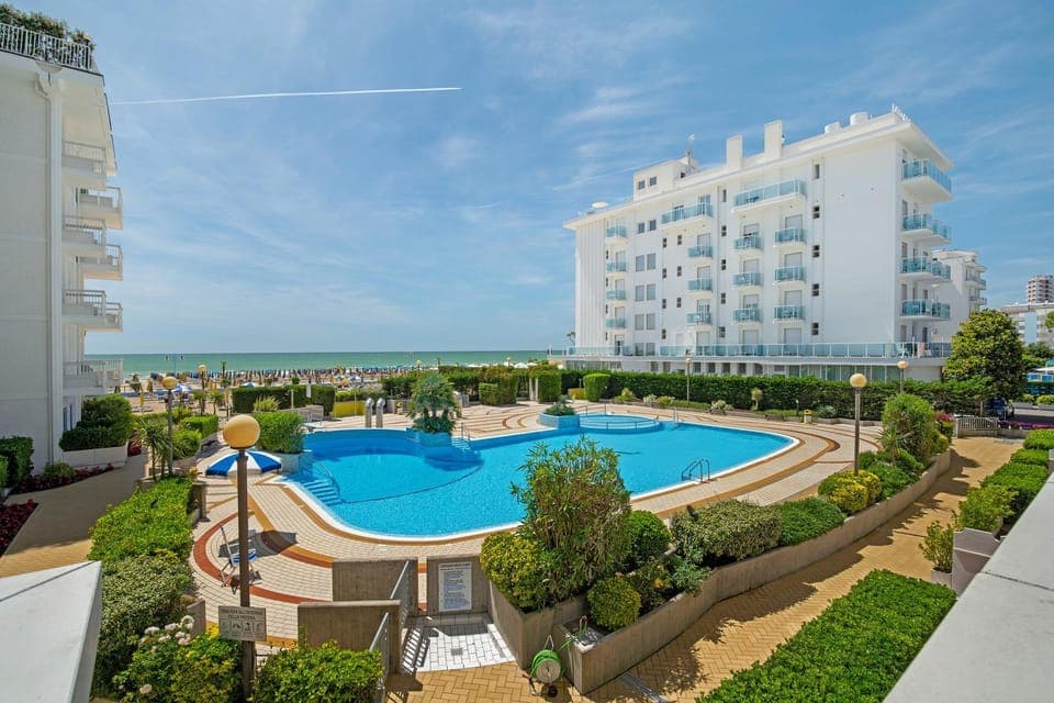 Property building, Swimming pool