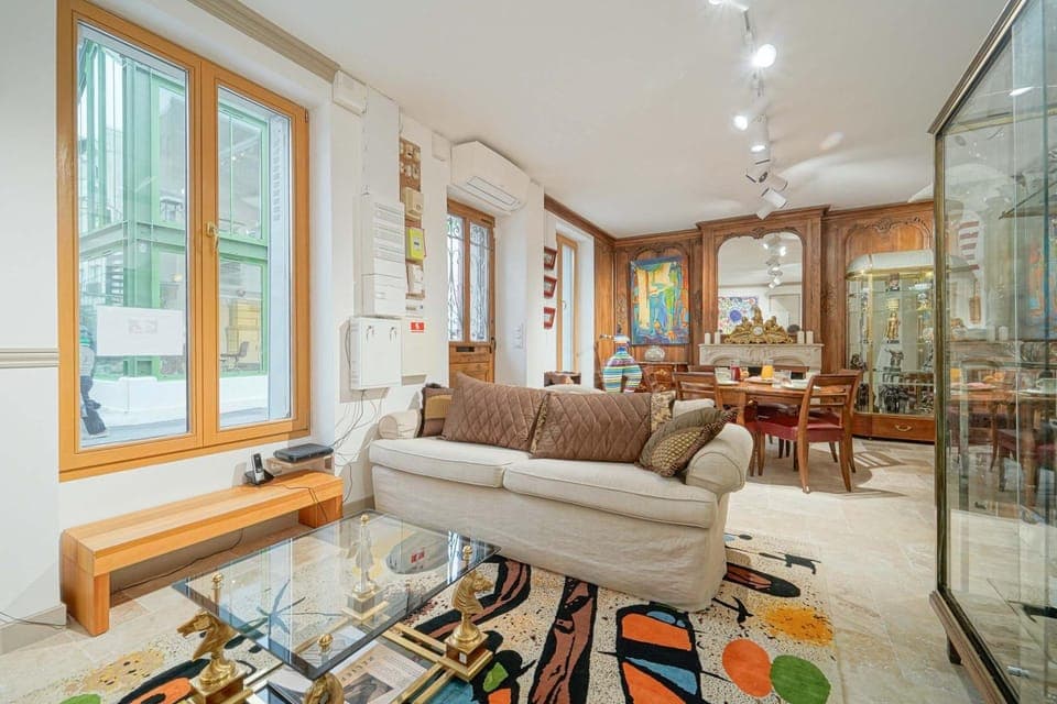 Living room, Dining area