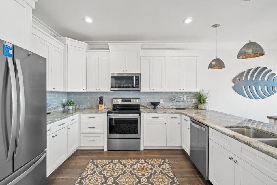 Kitchen or kitchenette, dishwasher, oven, pet friendly, stove, toaster