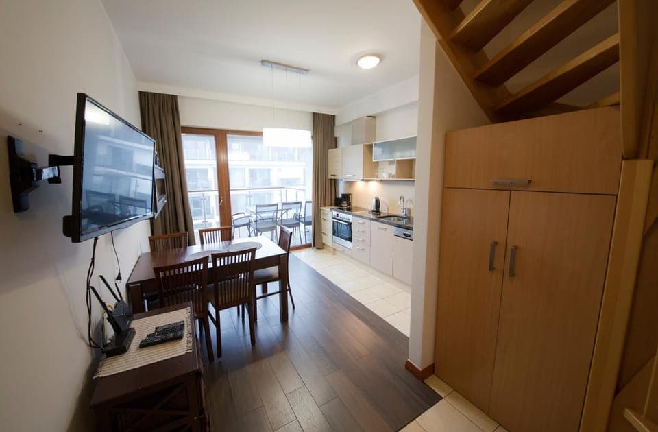 TV and multimedia, Living room, Dining area