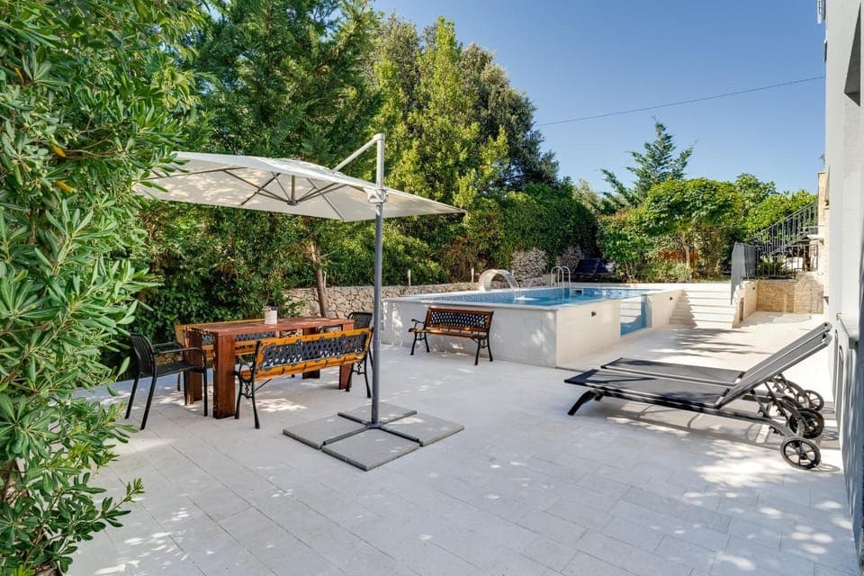 Garden, Garden view, Swimming pool, sunbed