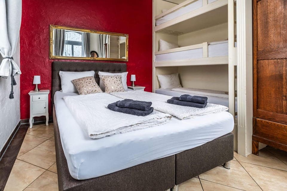 Bed, Bedroom, bunk bed