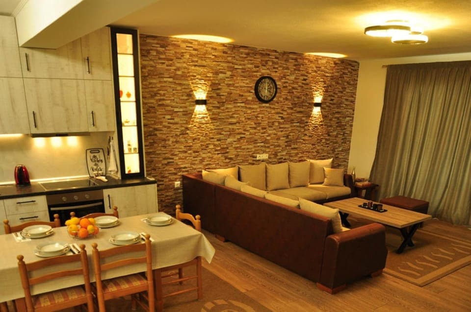 Kitchen or kitchenette, Living room, Seating area, Dining area