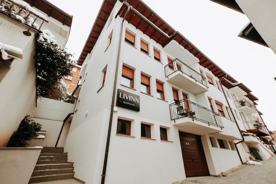 Property building, Neighbourhood, View (from property/room), Street view