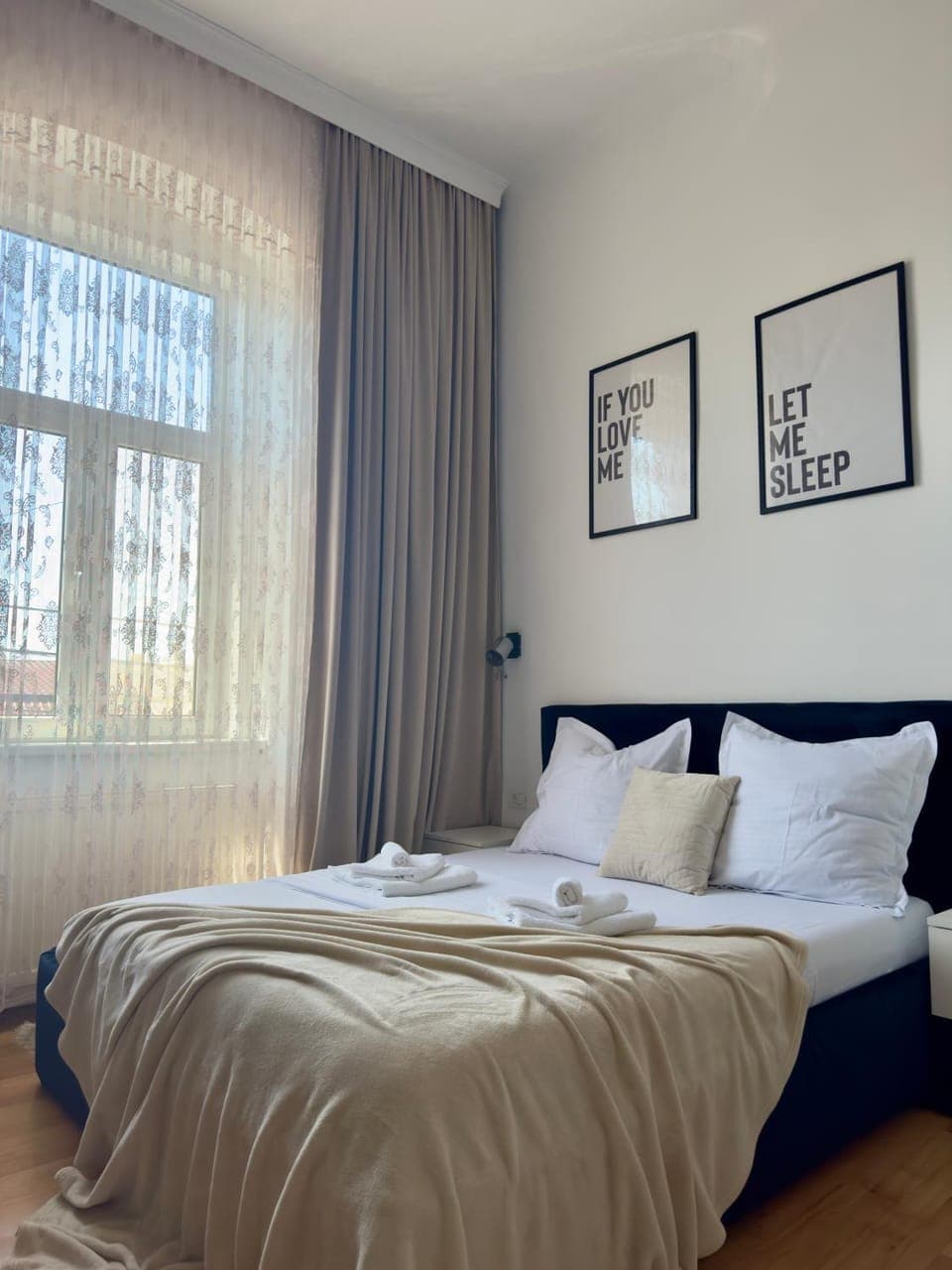 Bed, Photo of the whole room, Bedroom, locker