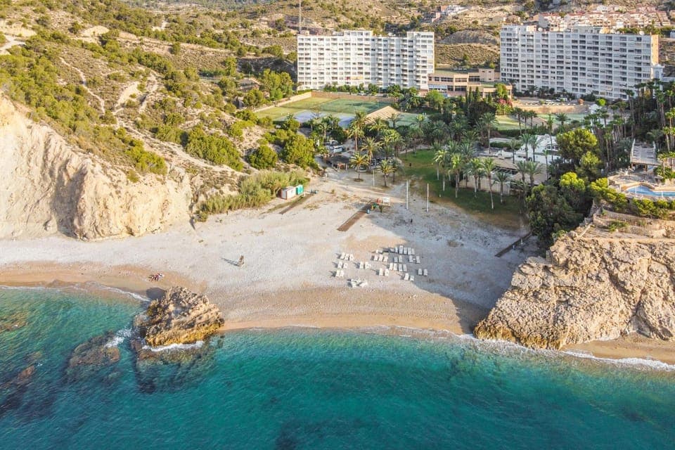 Property building, Nearby landmark, Day, Natural landscape, Bird's eye view, Beach, Mountain view, Sea view