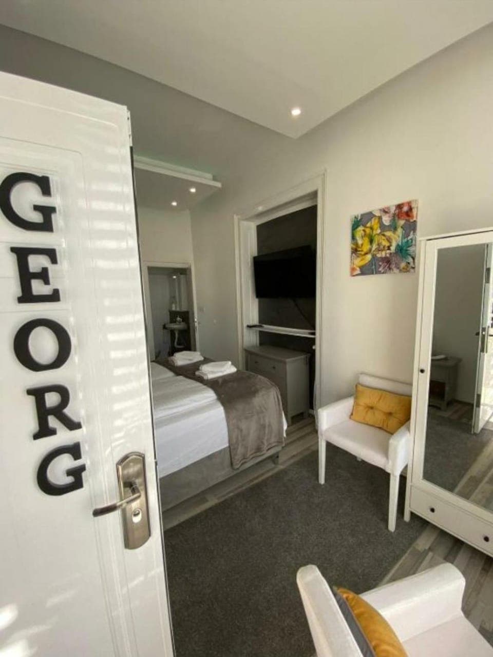 Bed, Photo of the whole room, Bedroom, wardrobe