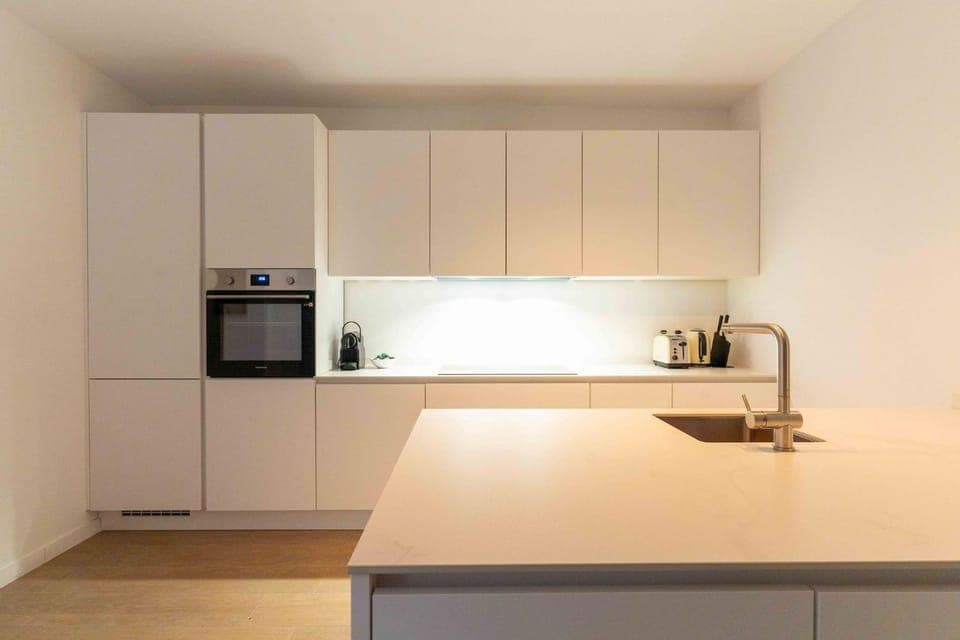 Kitchen or kitchenette, oven