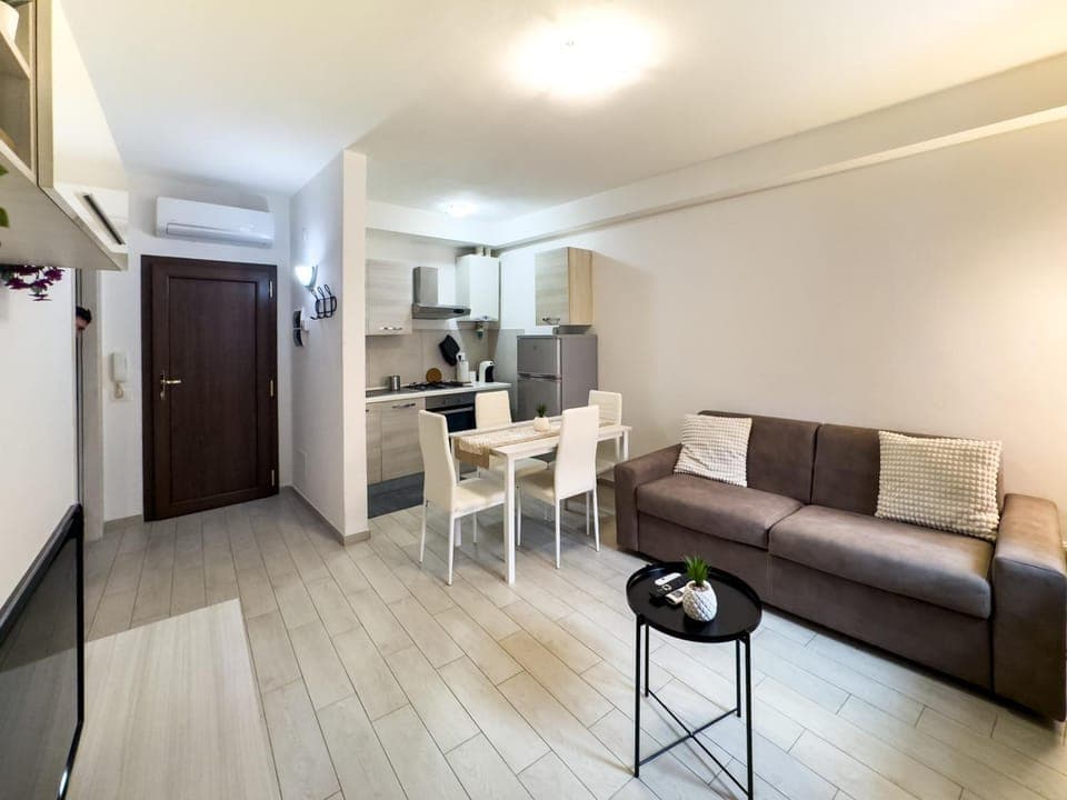 Coffee/tea facilities, Kitchen or kitchenette, Living room, Seating area, Dining area, oven, pet friendly, stove