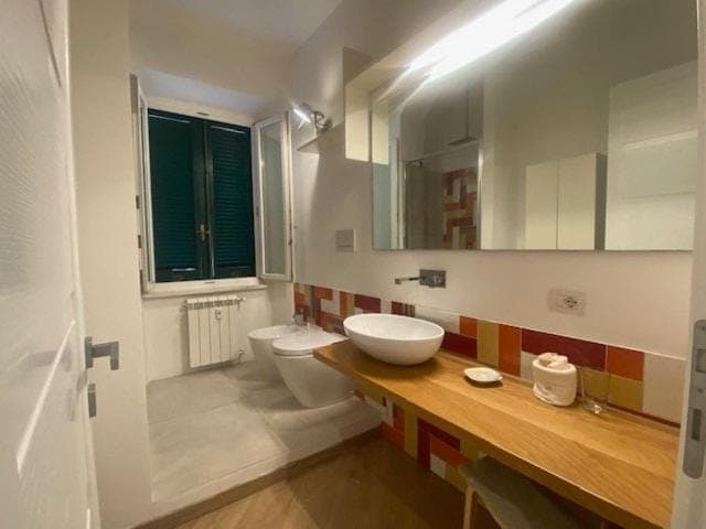 Toilet, Bathroom, bidet, towels