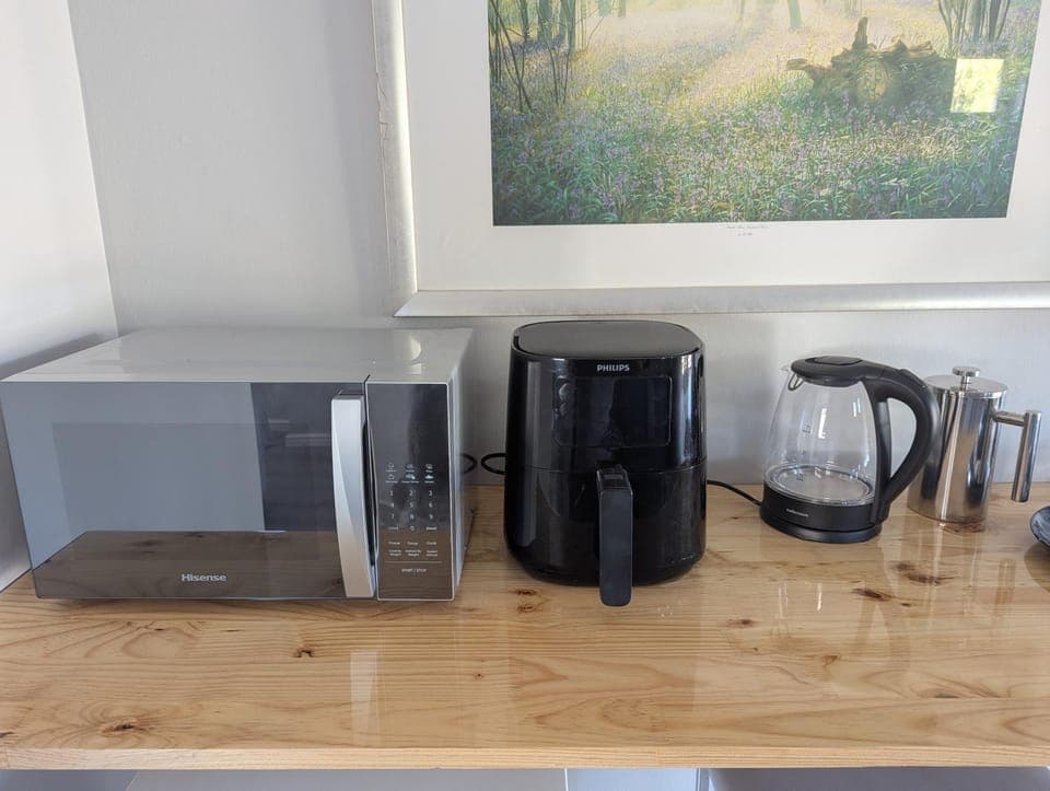 Coffee/tea facilities, Kitchen or kitchenette, microwave, oven, toaster