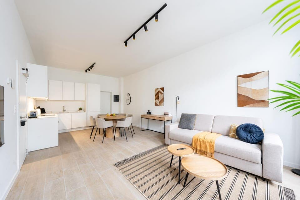 Living room, Photo of the whole room, Seating area, Dining area, kitchen