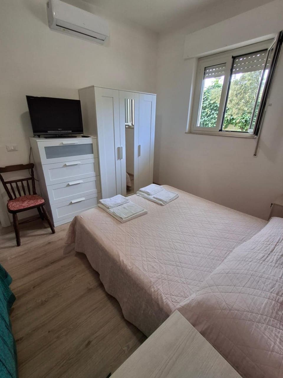 TV and multimedia, Bedroom, towels, air conditioner