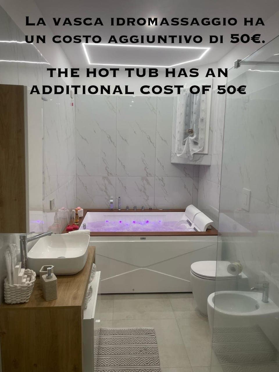 Hot Tub, Bathroom