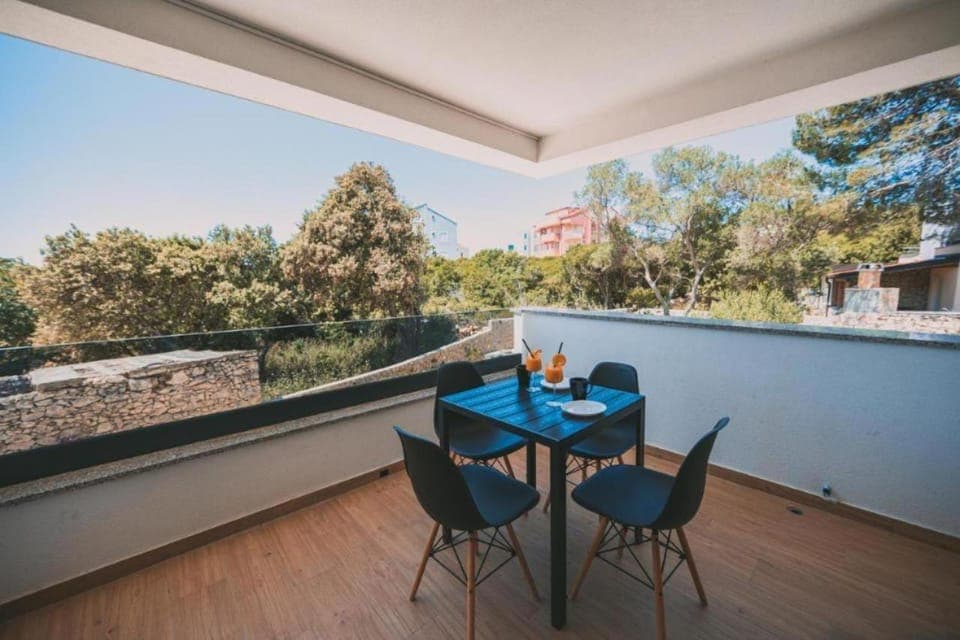 Patio, Day, View (from property/room), Balcony/Terrace, Seating area, Dining area