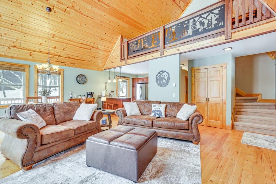 Hike, Ski and Raft Terra Alta Cabin with Large Deck Cabin in Garrett County