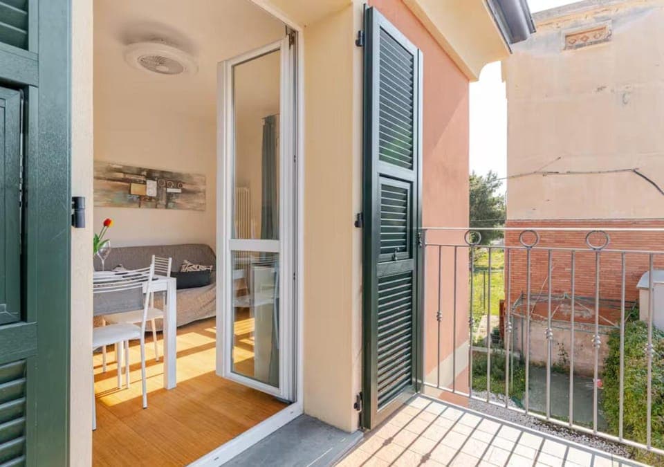 Property building, Balcony/Terrace