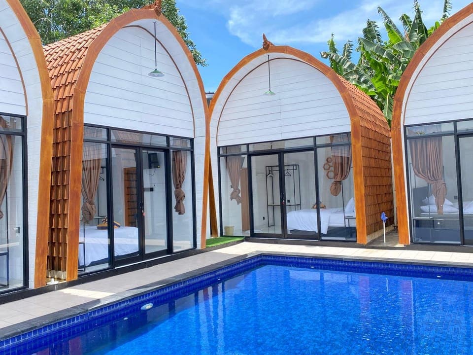 Property building, Pool view, Swimming pool