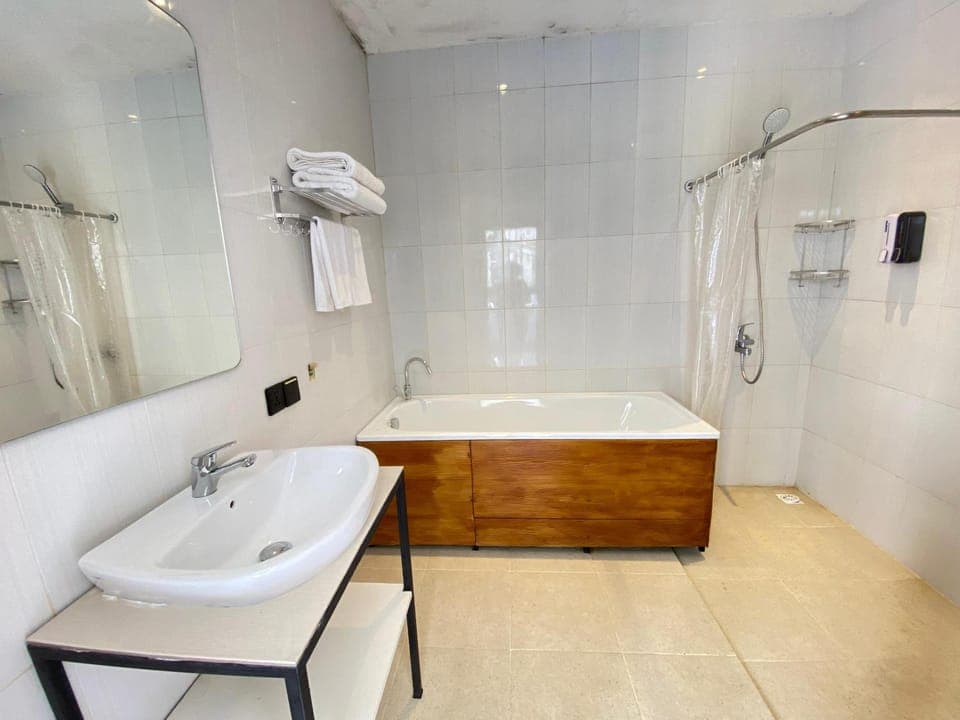 Shower, Bathroom, Bath, towels