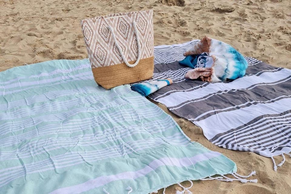 Beach, towels