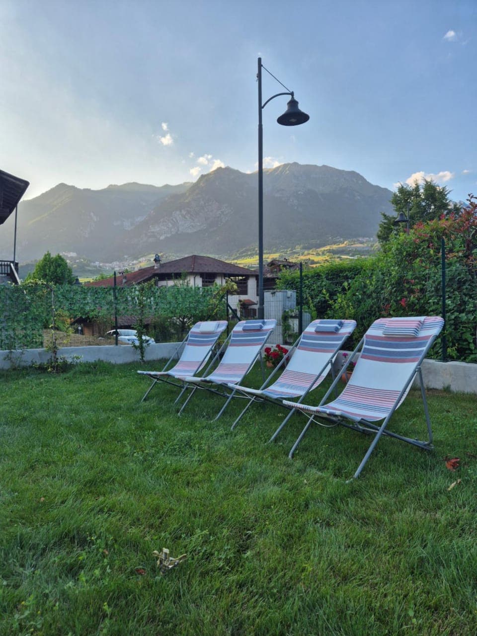 Day, Natural landscape, Garden, Garden view, Mountain view, sunbed