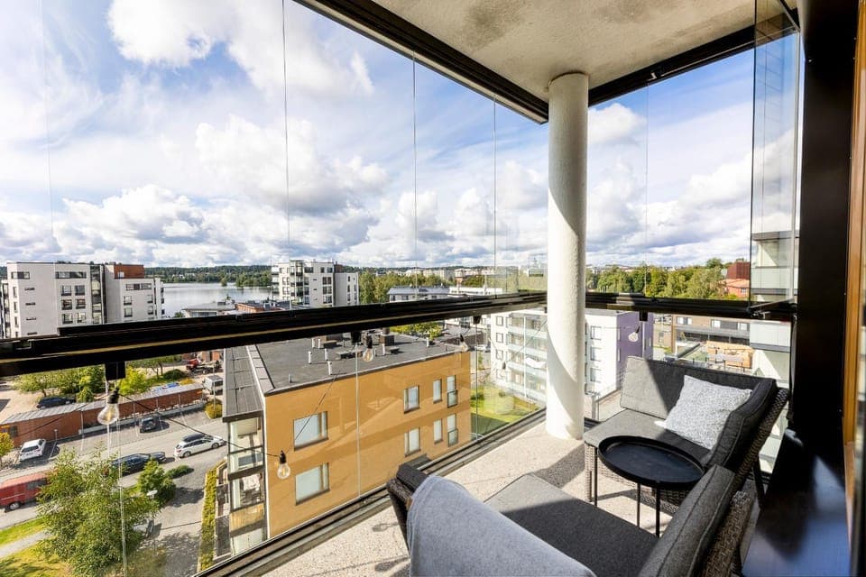 Tilava huoneisto järvinäköalalla Apartment in Finland