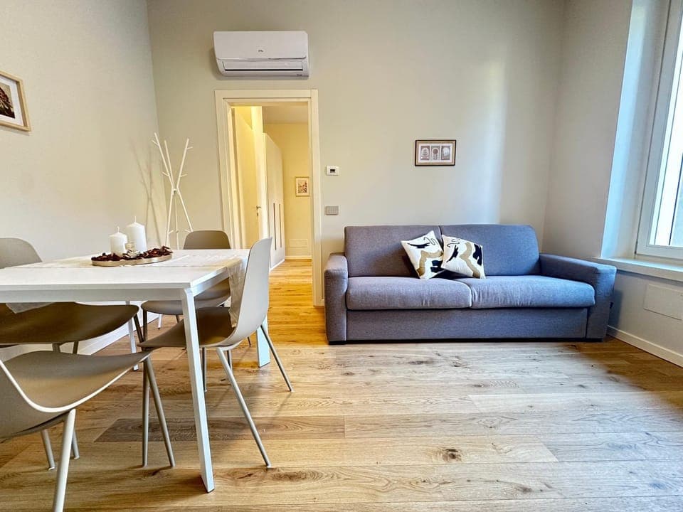 Living room, Seating area, Dining area, air conditioner