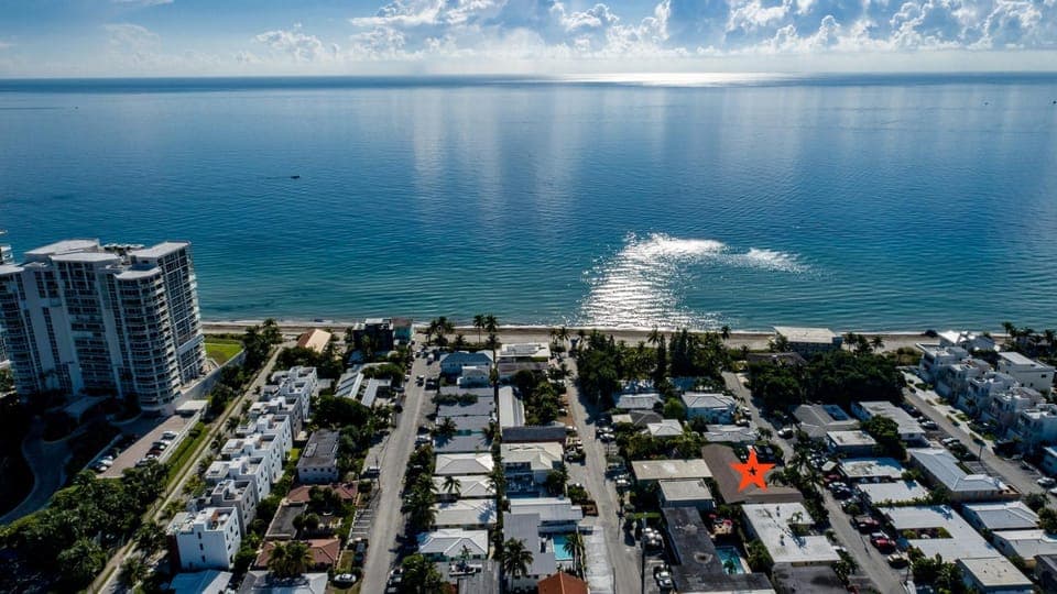 Neighbourhood, Natural landscape, City view, Location