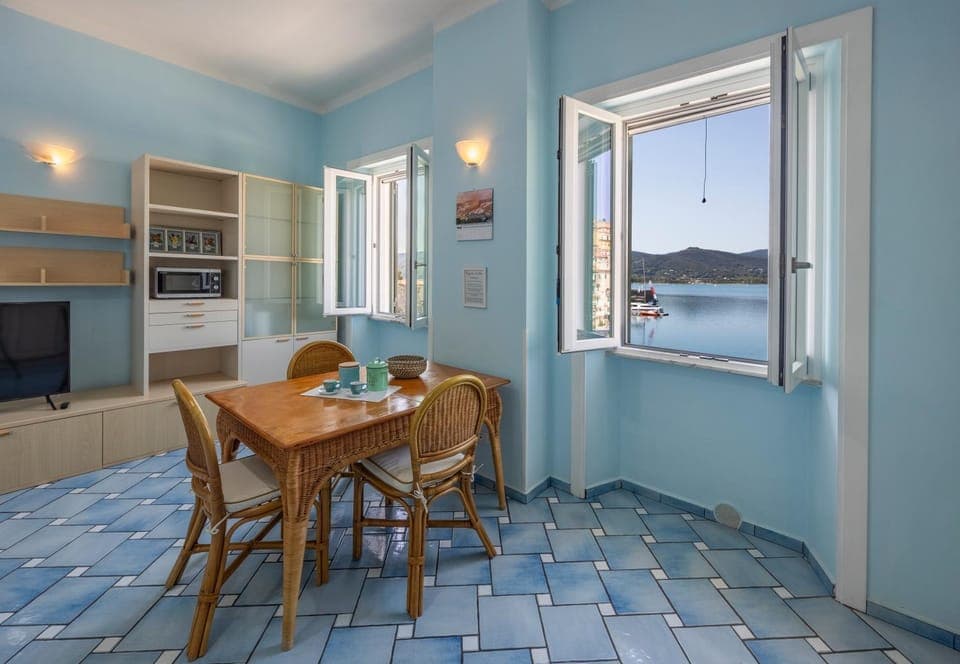 Natural landscape, Dining area