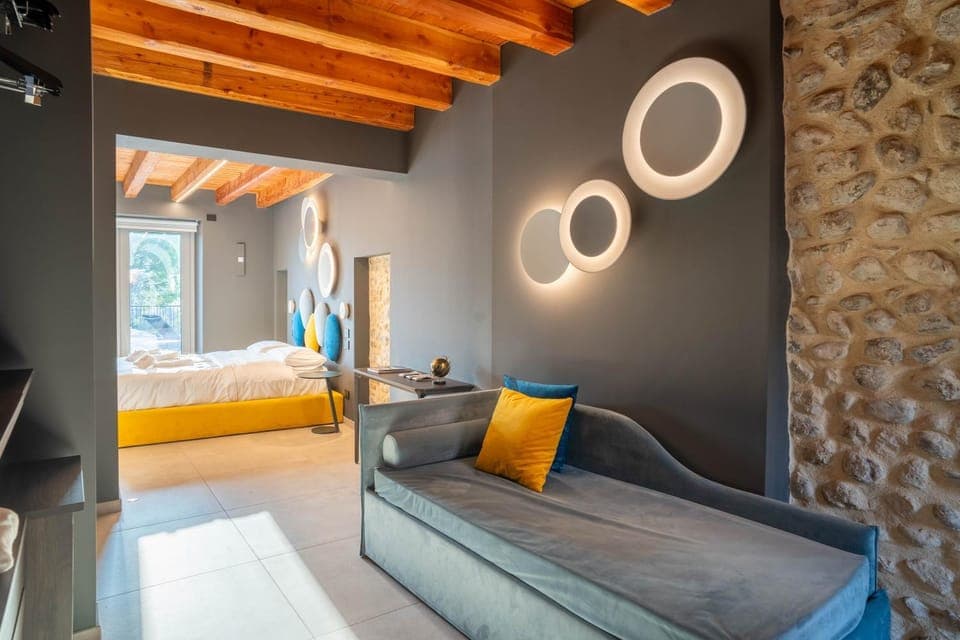 Bed, Living room, Photo of the whole room, Bedroom