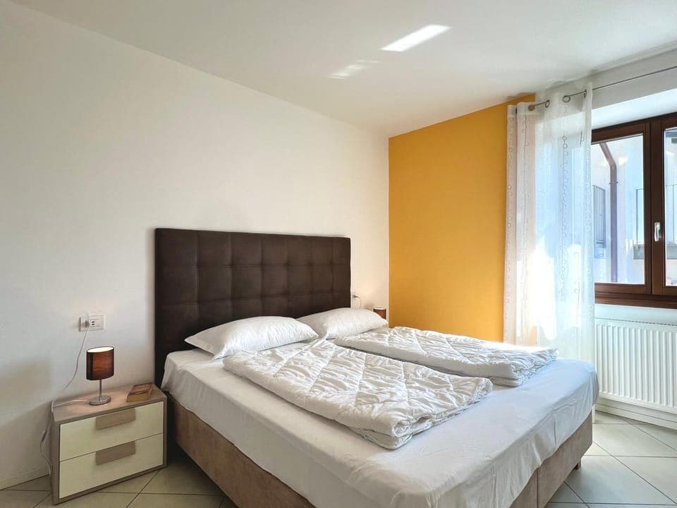 Bed, Photo of the whole room, Bedroom, internet, towels