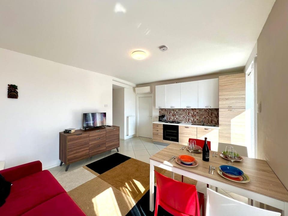 Communal lounge/ TV room, TV and multimedia, Kitchen or kitchenette, Living room, Seating area, Dining area, Evening entertainment, stove, kitchen