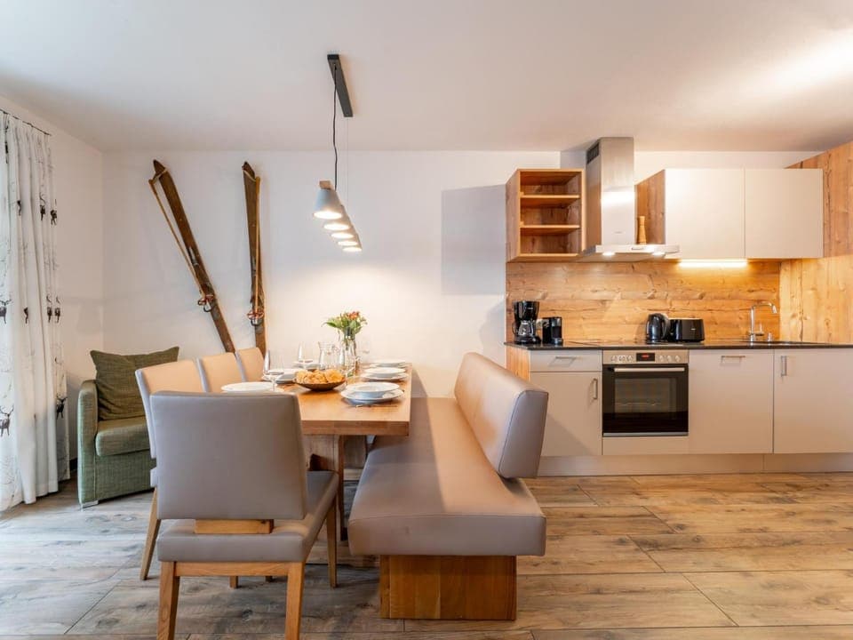 Living room, Dining area