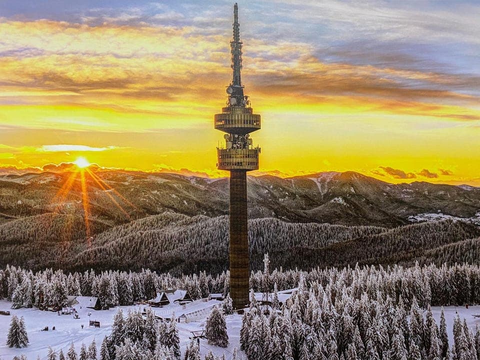 Nearby landmark, Natural landscape, Winter, Mountain view