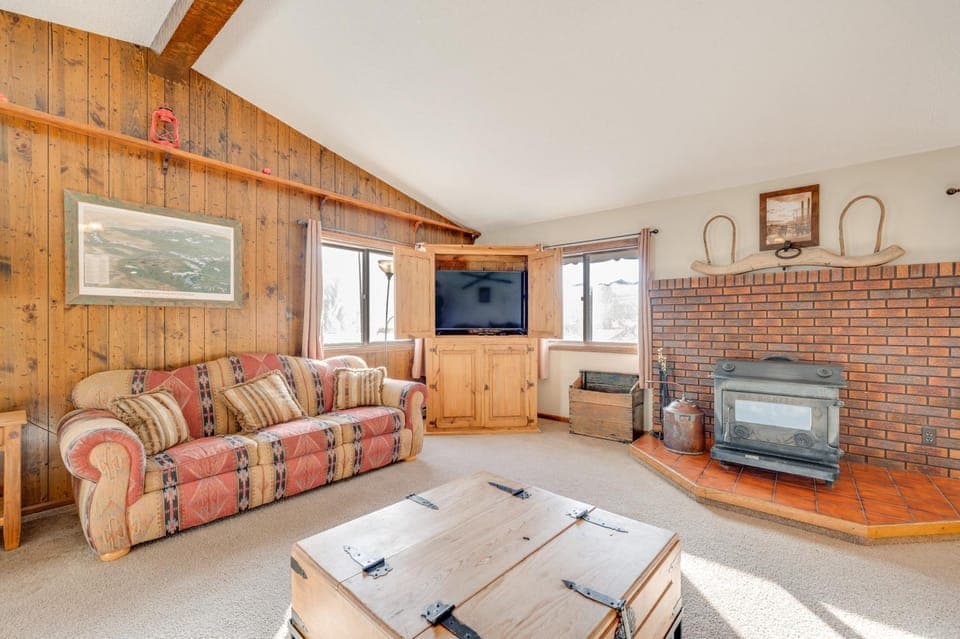 3 Mi to Rocky Mtn National Park Estes Park Cabin! Cabin in Estes Park