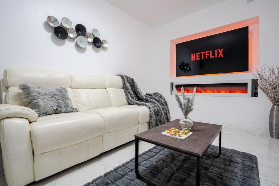 TV and multimedia, Living room, Seating area