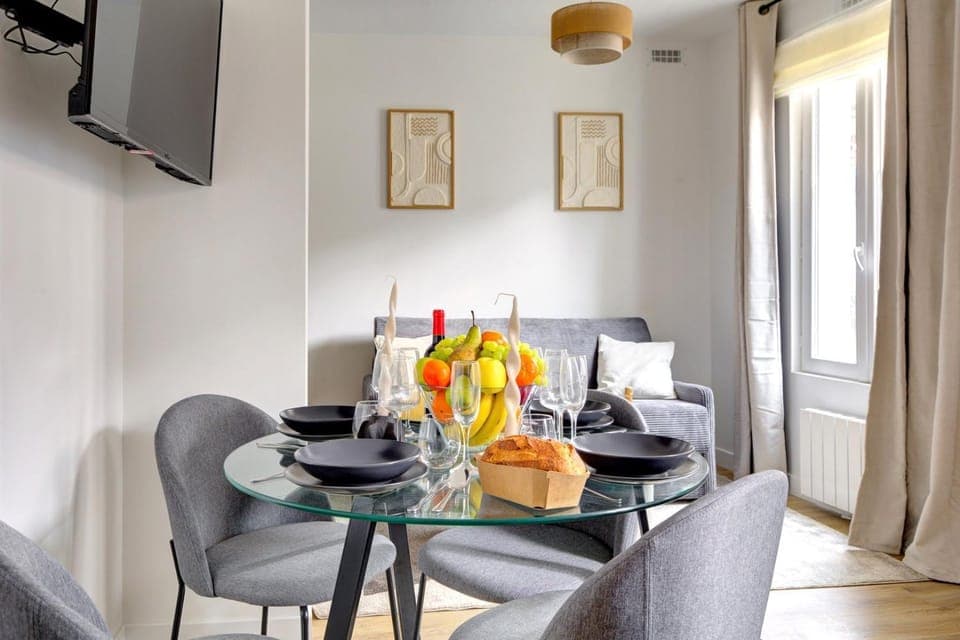 Living room, Dining area