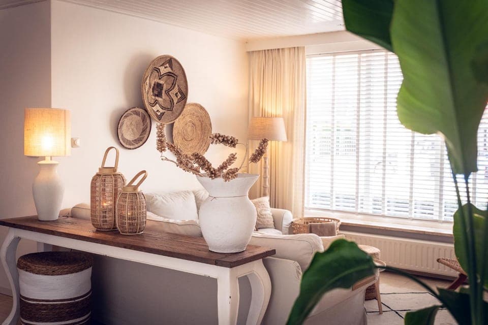 Decorative detail, Seating area