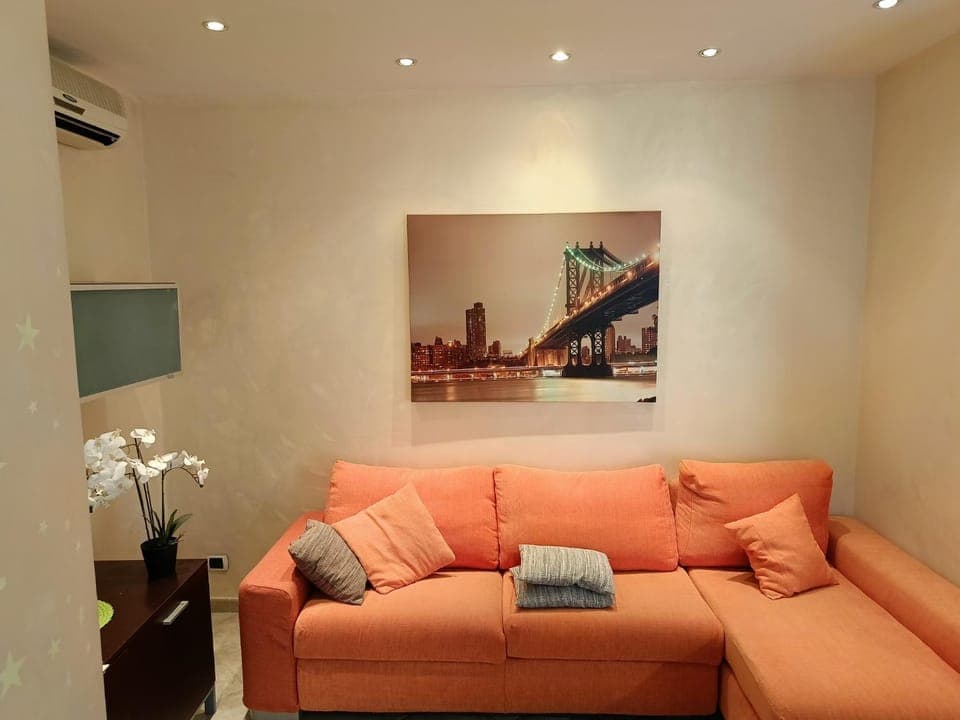 TV and multimedia, Living room, Seating area, furniture, internet, air conditioner