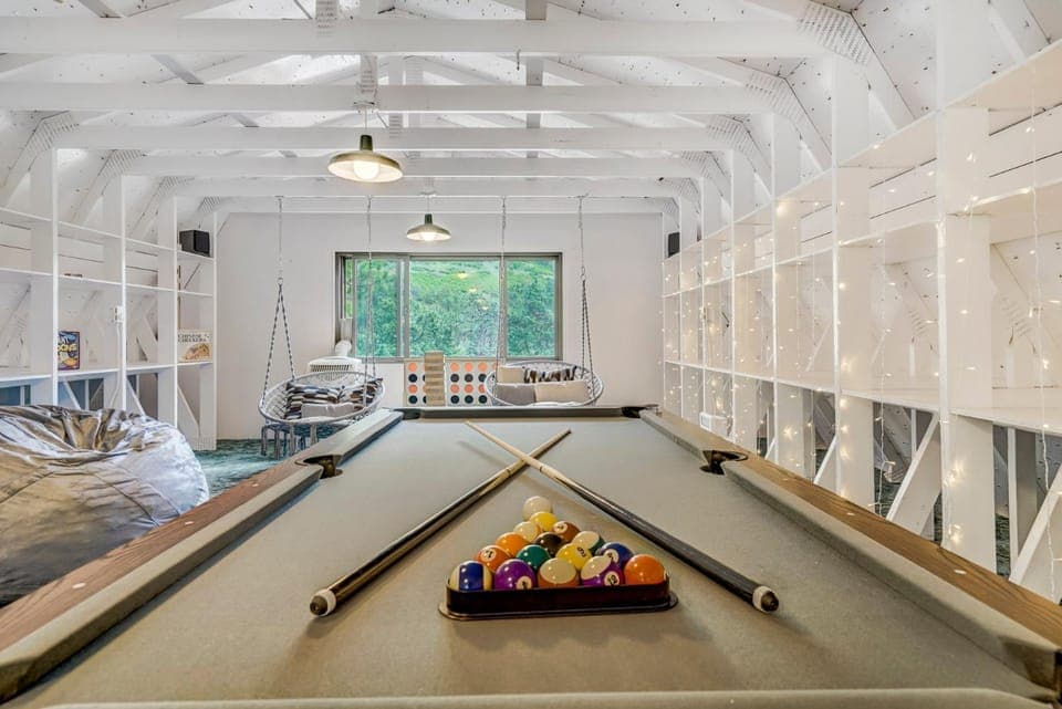 The Stone Lodge - Sleeps 15 - Hot Tubs - Game Room House in Cascade-Chipita Park